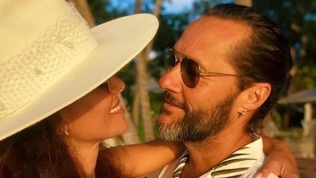 Diego Torres, de 49 años, y Débora Bello, de 44 años, decidieron dar el "sí".