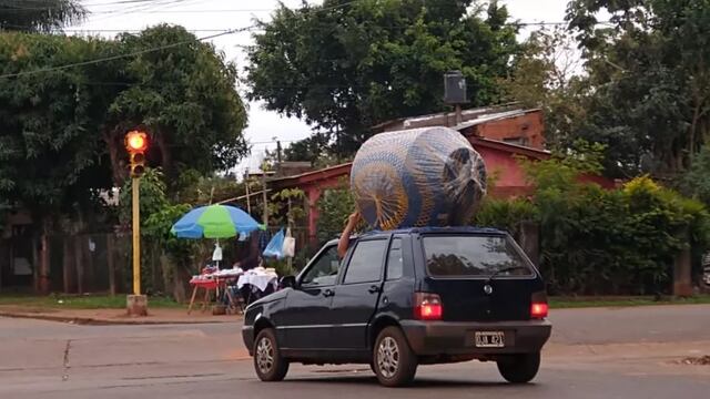 Puerto Iguazú: por la emergencia hídrica, creció exponencialmente la demanda de tanques de agua. Foto: Norma Devechi