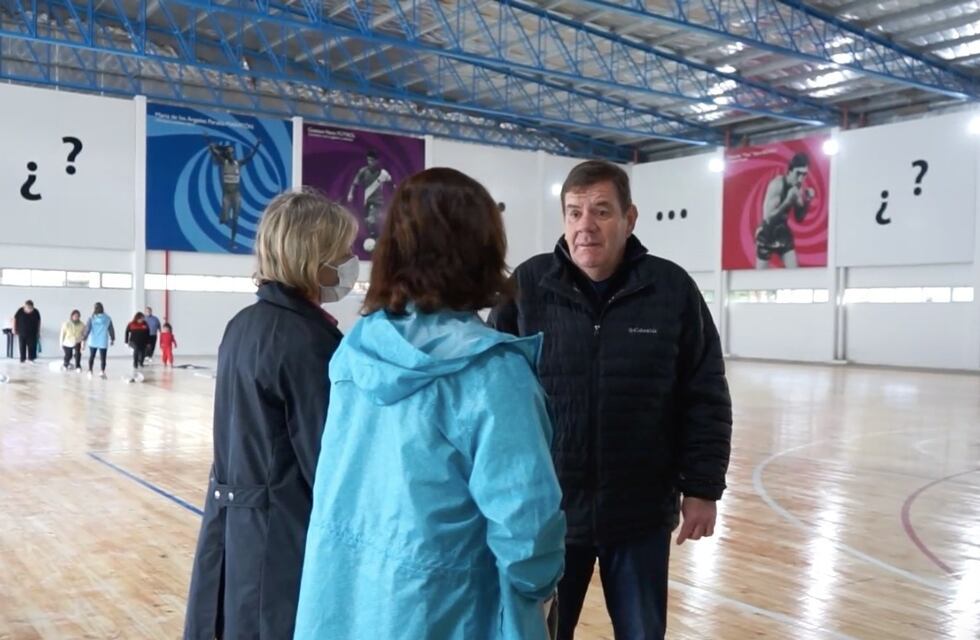 Vecinos del Centenario ya disfrutan de las instalaciones del Polideportivo
