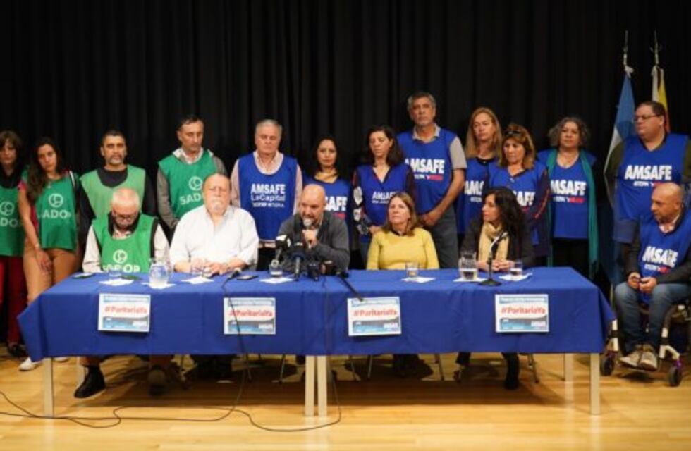 Los docentes de Santa Fe rechazaron el descuento por días de paro y ratificaron su medida de fuerza