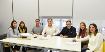 Firma de convenios entre la Municipalidad de Rafaela y la UNRaf