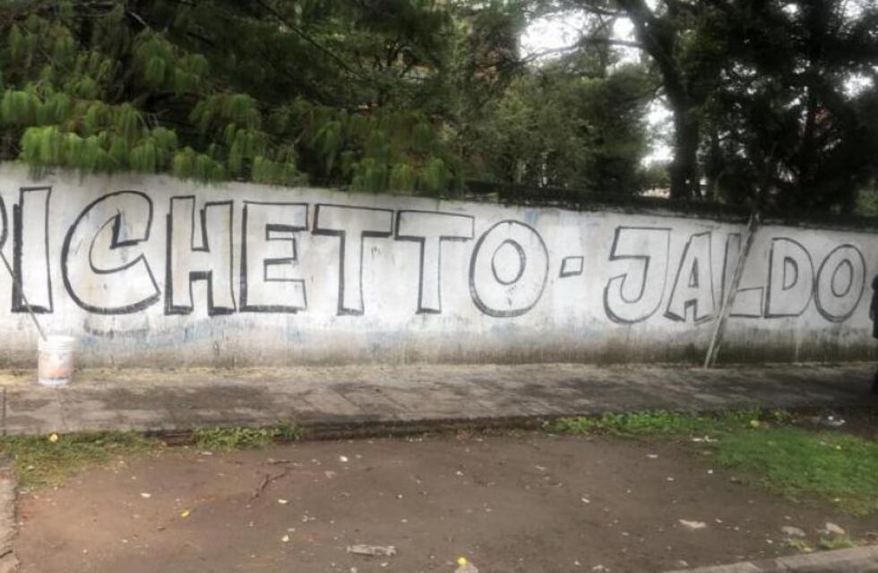 Juan Manzur: “Yo no ando pintando las paredes. Tengo mucho trabajo”