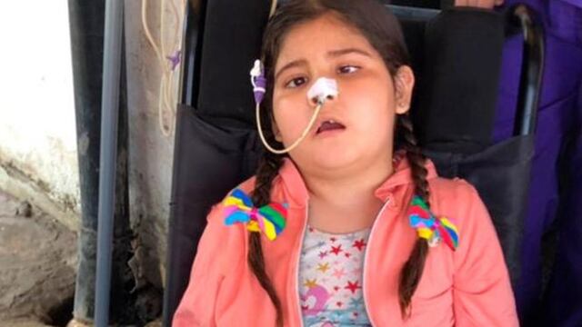 La familia de Mía acude a la solidaridad para poder costear el tratamiento en Estados Unidos.