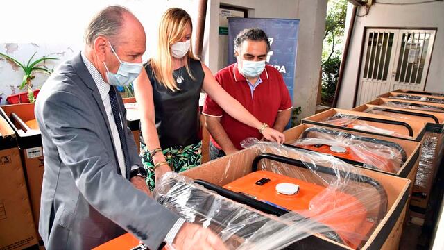 El ministro y el subsecretario de Salud revisan los equipos adquiridos (APN)