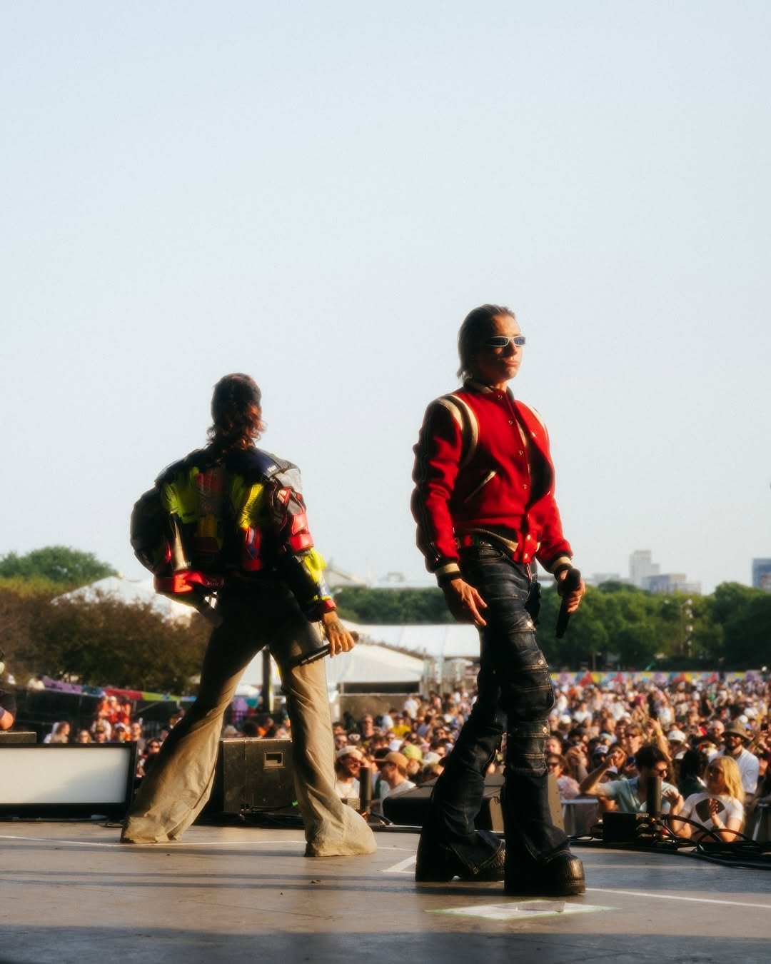 Ca7riel & Paco Amoroso, en Lollapalooza y en el House of Blues de Chicago. (Instagram @lollapalooza y DF Entertainment)