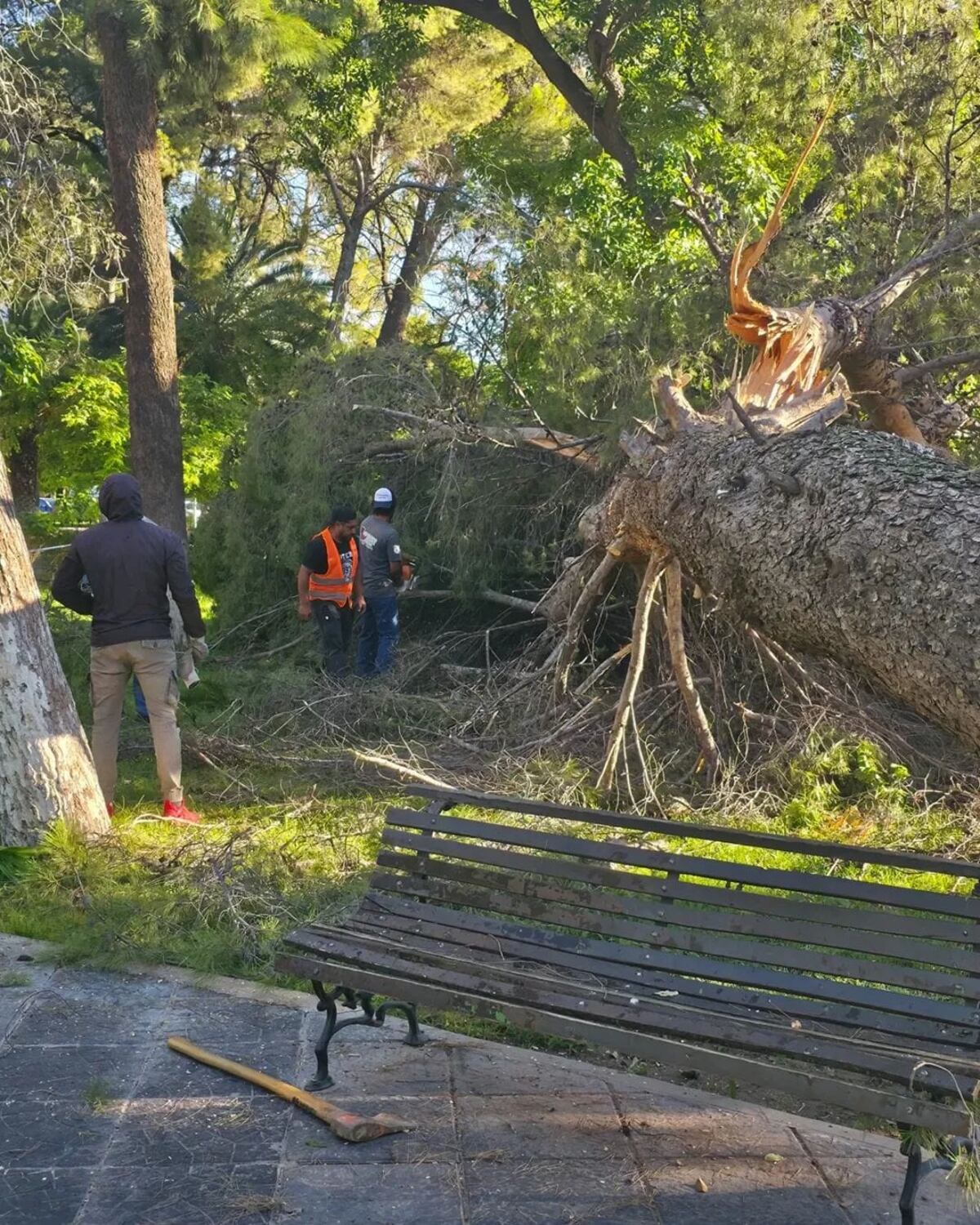 Entre el gobernador Jalil y el intendente del lugar