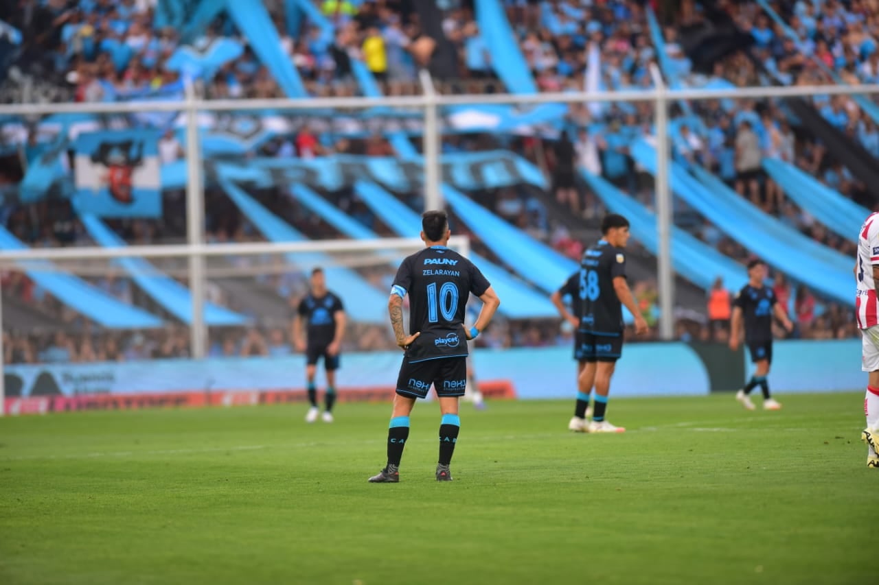 Belgrano vs. Unión, este lunes en el Gigante de Alberdi. (Javier Ferreyra / La Voz)