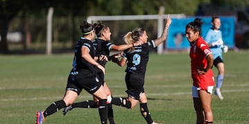 Mayra Acevedo festeja el gol del triunfo ante Huracán (Prensa Belgrano).