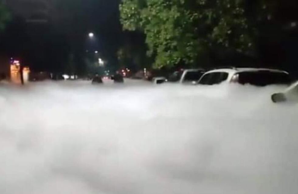 La fuga de oxígeno en un sanatorio provocó una espesa nube blanca que cubrió toda la cuadra