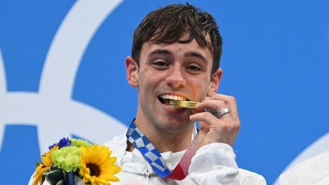 Tom Daley ganó la medalla de oro en saltos ornamentales.