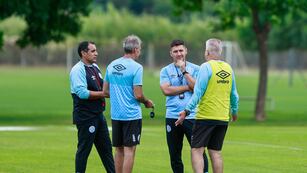 Norberto Fernández asumió interinamente como DT de Belgrano tras la despedida de Juan Cruz Real