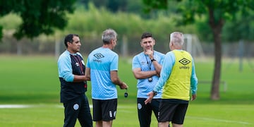 Norberto Fernández asumió interinamente como DT de Belgrano tras la despedida de Juan Cruz Real