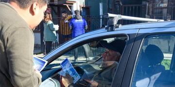 El IMD recorrió los barrios Kaupén y Felipe Varela invitando a vecinos y vecinas a la bicicleteada “Pensar Malvinas”