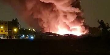 Incendio en una feria americana de barrio Bancario.