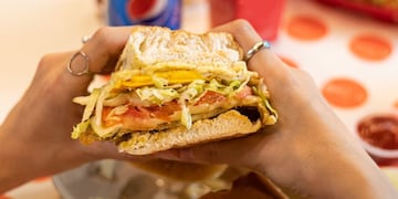 Cuánto cuesta una cena para dos personas en la mejor lomitería de Córdoba.