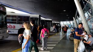 Normal funcionamiento del transporte interurbano de la ciudad de Córdoba. (José Gabriel Hernández / La Voz)