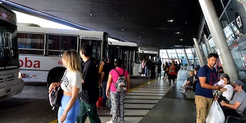 Normal funcionamiento del transporte interurbano de la ciudad de Córdoba. (José Gabriel Hernández / La Voz)