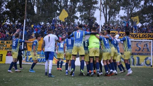 Juventud festeja su clasificación a octavos-