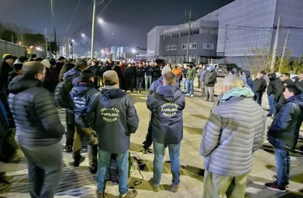 La empresa que fabrica Huggies cerró una planta en Argentina: más de 200 despedidos