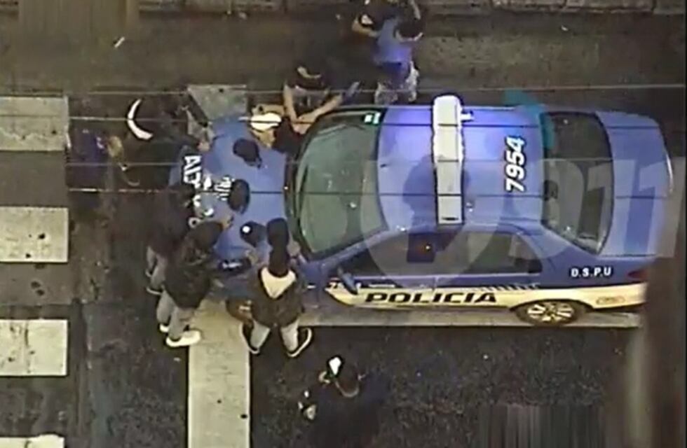 Ocho jóvenes le robaron a una adolescente en pleno centro de Córdoba