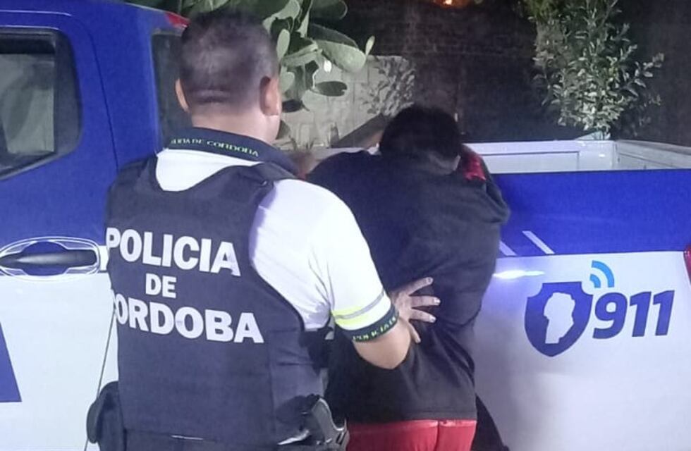 Arroyito: 3 malvivientes intentaban robarse una motocicleta, fueron sorprendidos y detenidos por la policía