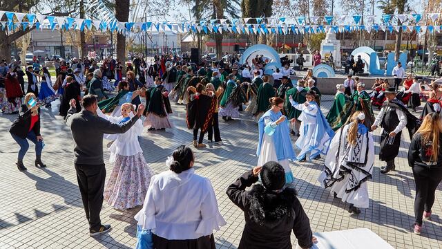 Histórico festejo del Día de la Independencia en Las Heras.