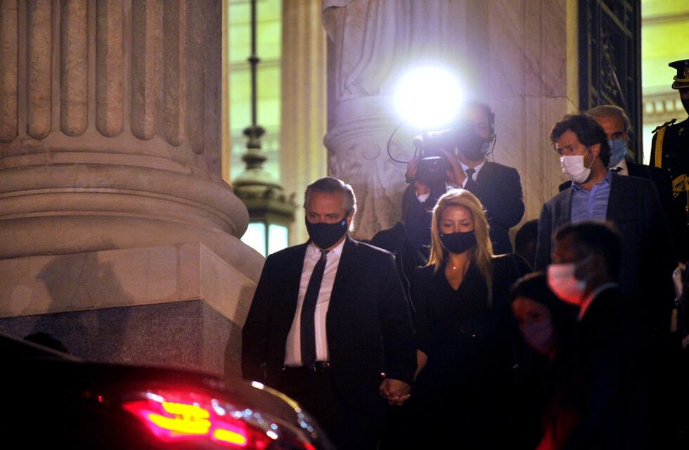Alberto Fernández despidió a Carlos Menem en el Senado y comenzó el velatorio