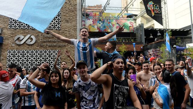 Los cordobeses vibraron hasta el final con la Selección, y con los penales de Dibu Martínez (José Gabriel Hernández / La Voz).