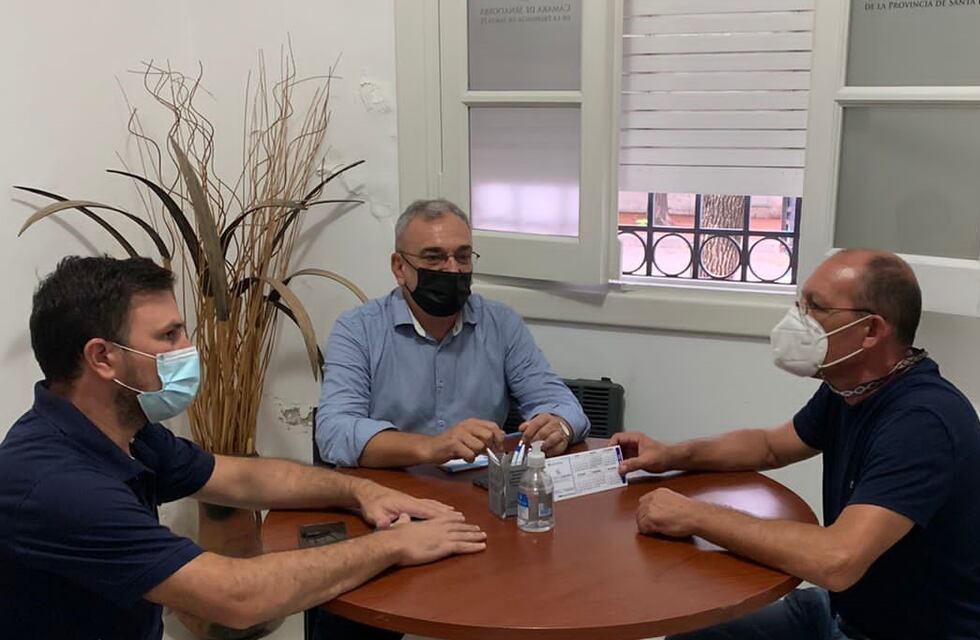 Alcides Calvo se reunió con presidentes comunales e instituciones