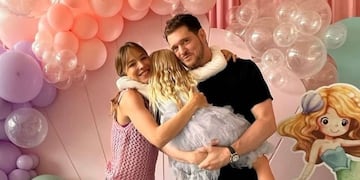 Luisana Lopilato y Michael Bublé miman a su hija Vida, quien recientemente cumplió seis años. (Instagram @michaelbuble)