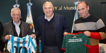 Blanco, Morales y Grobocopatel, en la previa del partido por Copa Argentina que se jugó en Jujuy este miércoles.