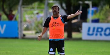 "Van a hacer lo imposible para eliminar a Belgrano", alertó el DT, al tiempo que se lamentó por la ola de bajas.