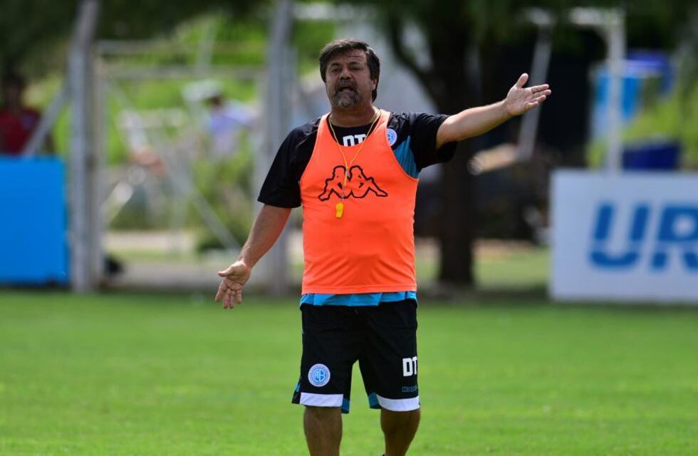Caruso Lombardi y las bajas imprevistas en Belgrano: “No me pasó nunca algo así”