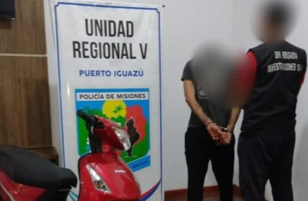 Puerto Iguazú: desmantelaban una motocicleta y fueron detenidos
