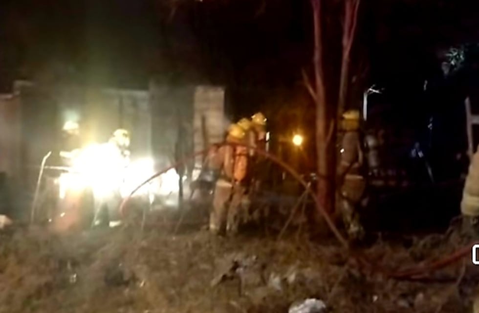 Cosquín: se le incendió la casa por completo y perdió hasta sus herramientas de trabajo
