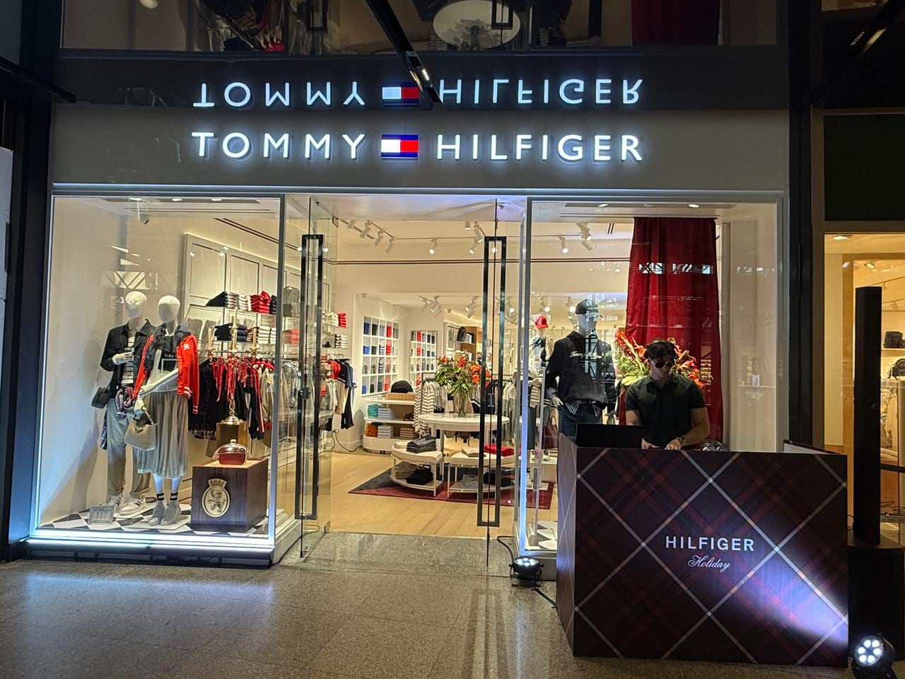 El local se encuentra en Nuevocentro Shopping. 