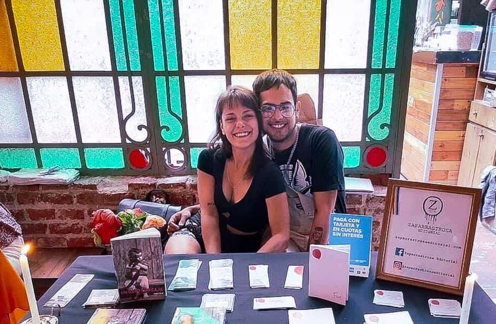 “Zaparrastrosa” la editorial de dos jóvenes de Arroyito que piensan en el futuro