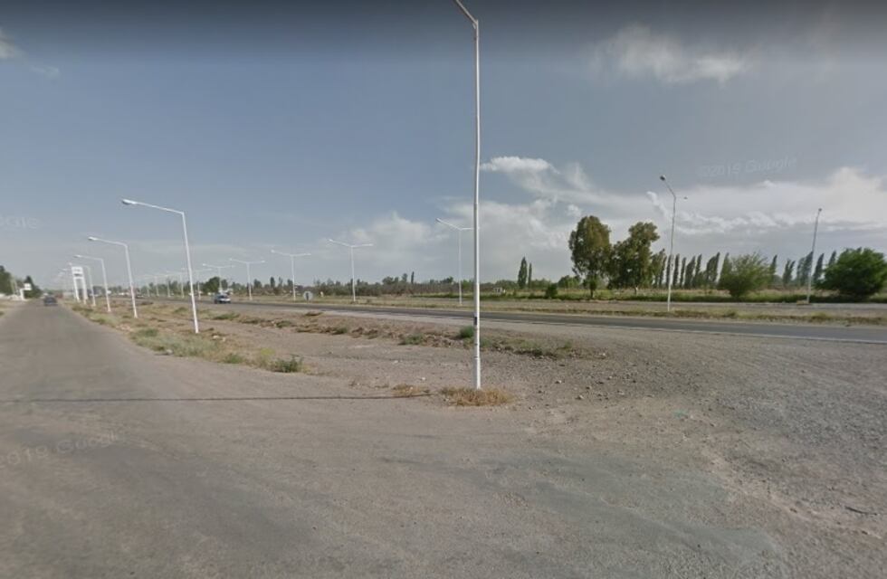 Se detuvieron a arreglar un camión y fueron asaltados en Guaymallén