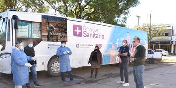 Funcionarios locales recorrieron la carpa de testeos de coronavirus