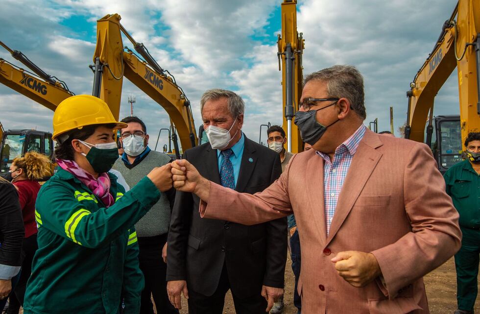 Once nuevas excavadoras se sumaron al parque automotor de la provincia