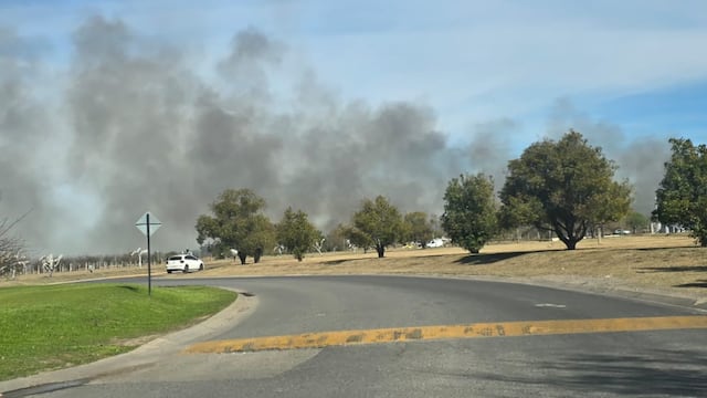 Combaten dos incendios en basurales de Córdoba. (Foto: Municipalidad de Córdoba)