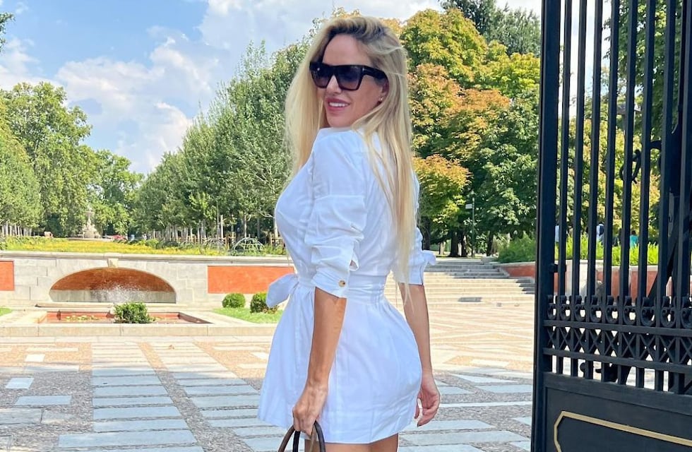 Luciana Salazar sorprendió a todos con su look pastel al estilo “muñeca barbie”