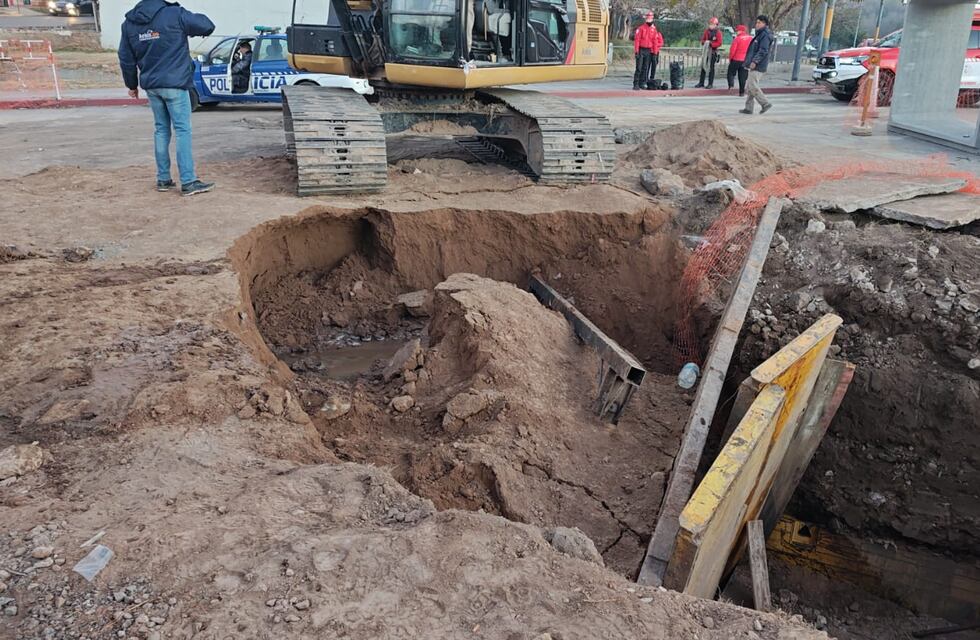 Un hombre cayó en un pozo lleno de agua en Córdoba: fue internado por hipotermia