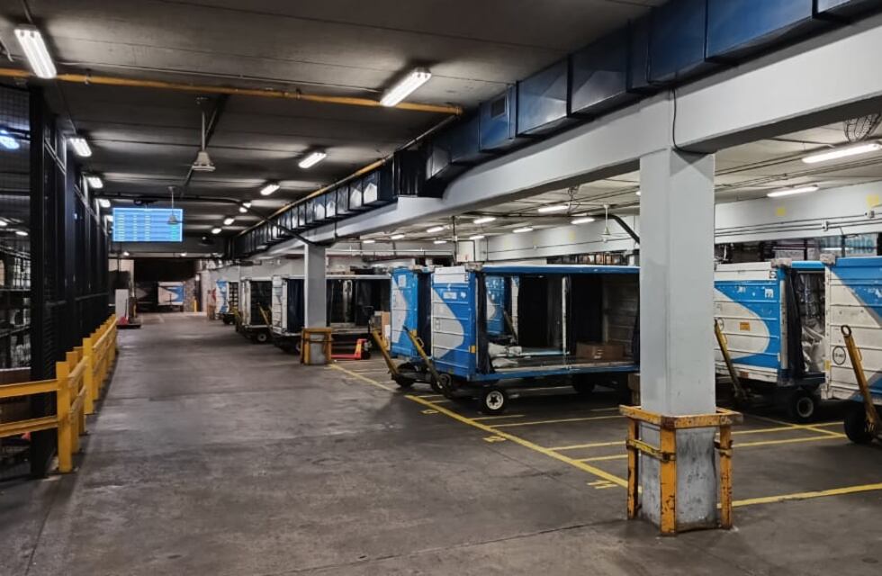 Cerca de 400 vuelos cancelados y miles de pasajeros afectados por el paro del personal aeronáutico