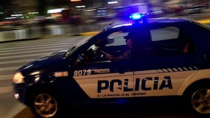 Se disfrazó de Policía y robó en una barbería de Córdoba: ya tenía pedido de captura.