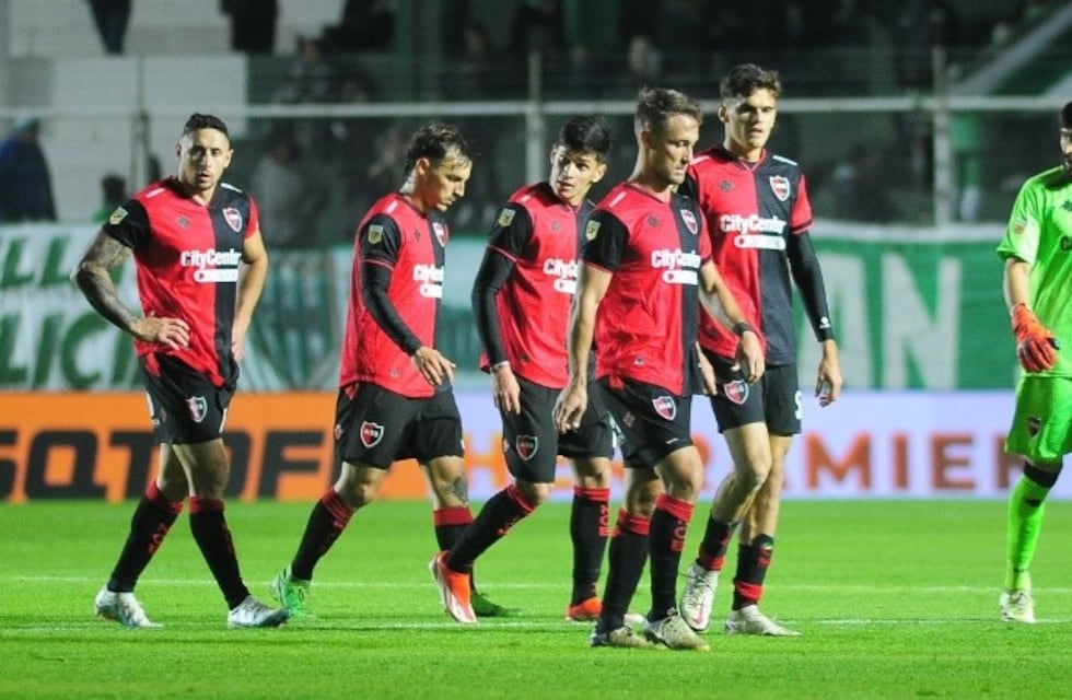 Newell’s cayó ante Banfield en un partido plagado de polémicas y tropiezos