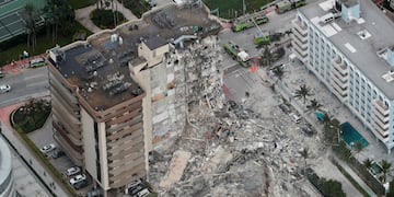 Así quedó el edificio de Surfside, Miami, que se derrumbó parcialmente este jueves 24 de junio de 2021.