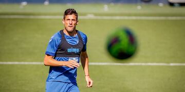 A Pablo Chavarría le tira el celeste... Volvería como refuerzo de Belgrano, con 35 años (Prensa Málaga)