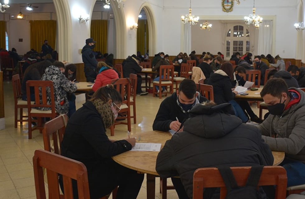 Puerto Belgrano: 800 postulantes rindieron los exámenes para policía naval