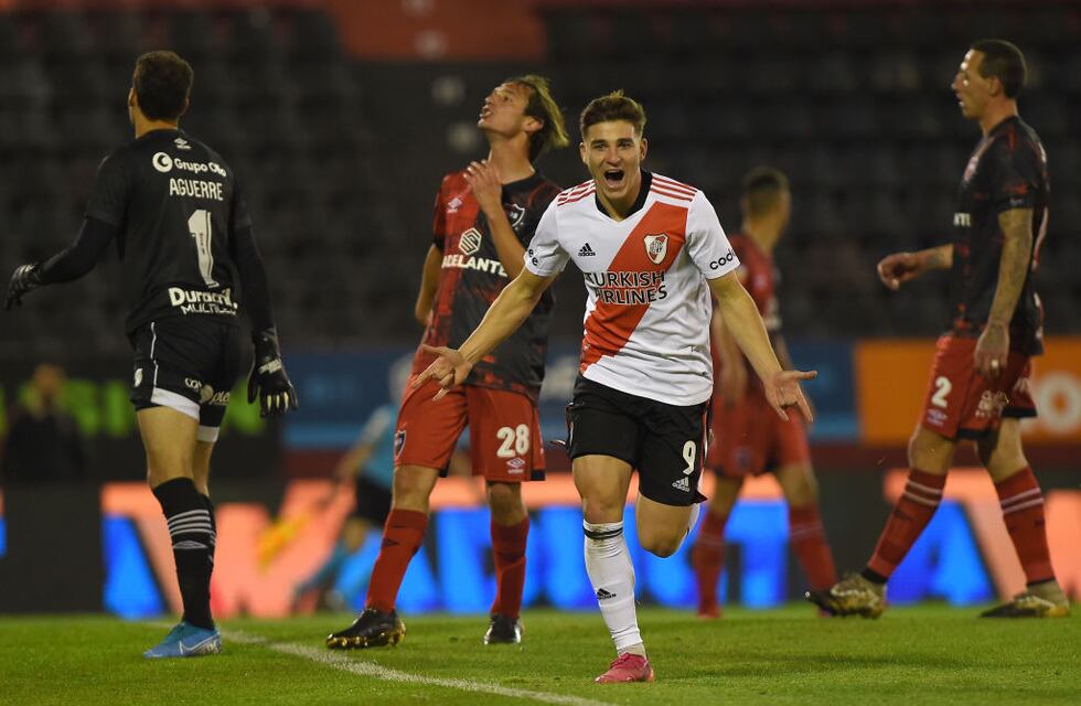 Julián Álvarez hizo un partidazo ante Newell’s y la rompió en la Liga Profesional
